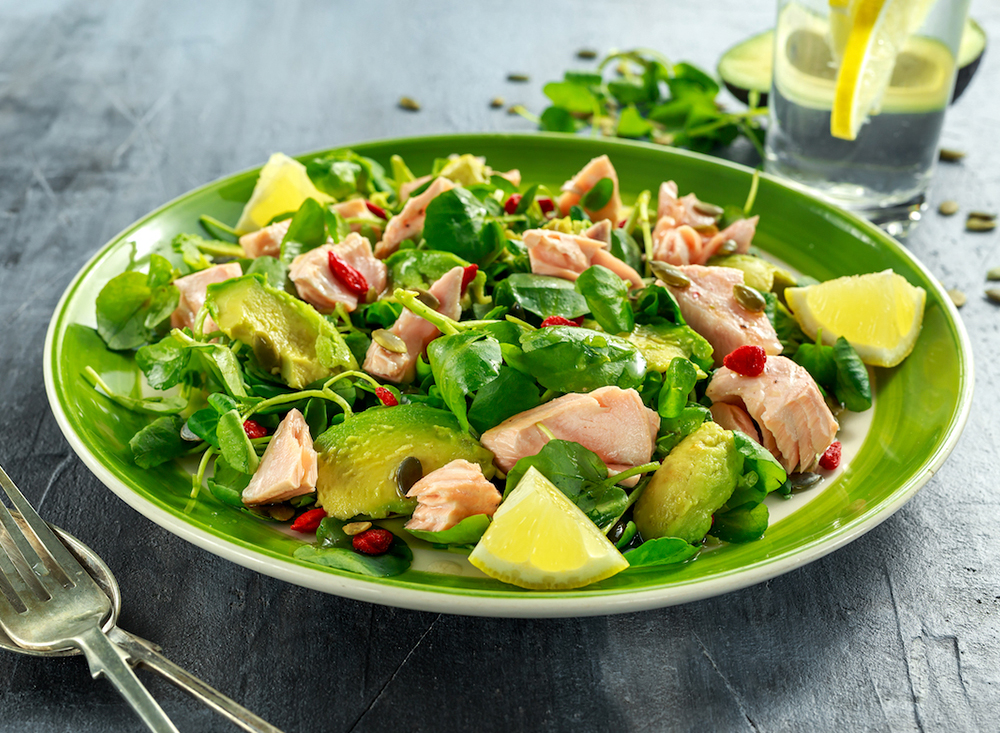 Pavés de saumon et salade d’avocat - Marès